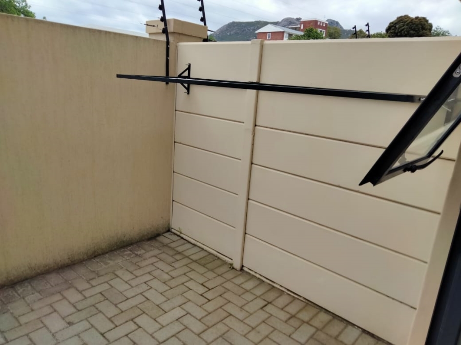 To Let 2 Bedroom Property for Rent in Paarl Central Western Cape